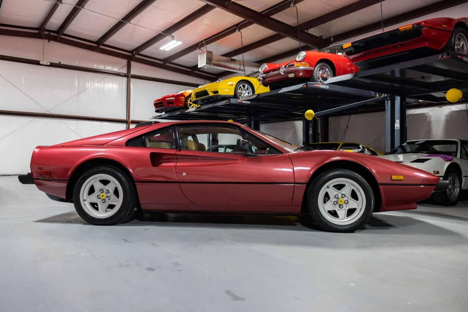 Ferrari-308-1983-Red-Tan-25613-7