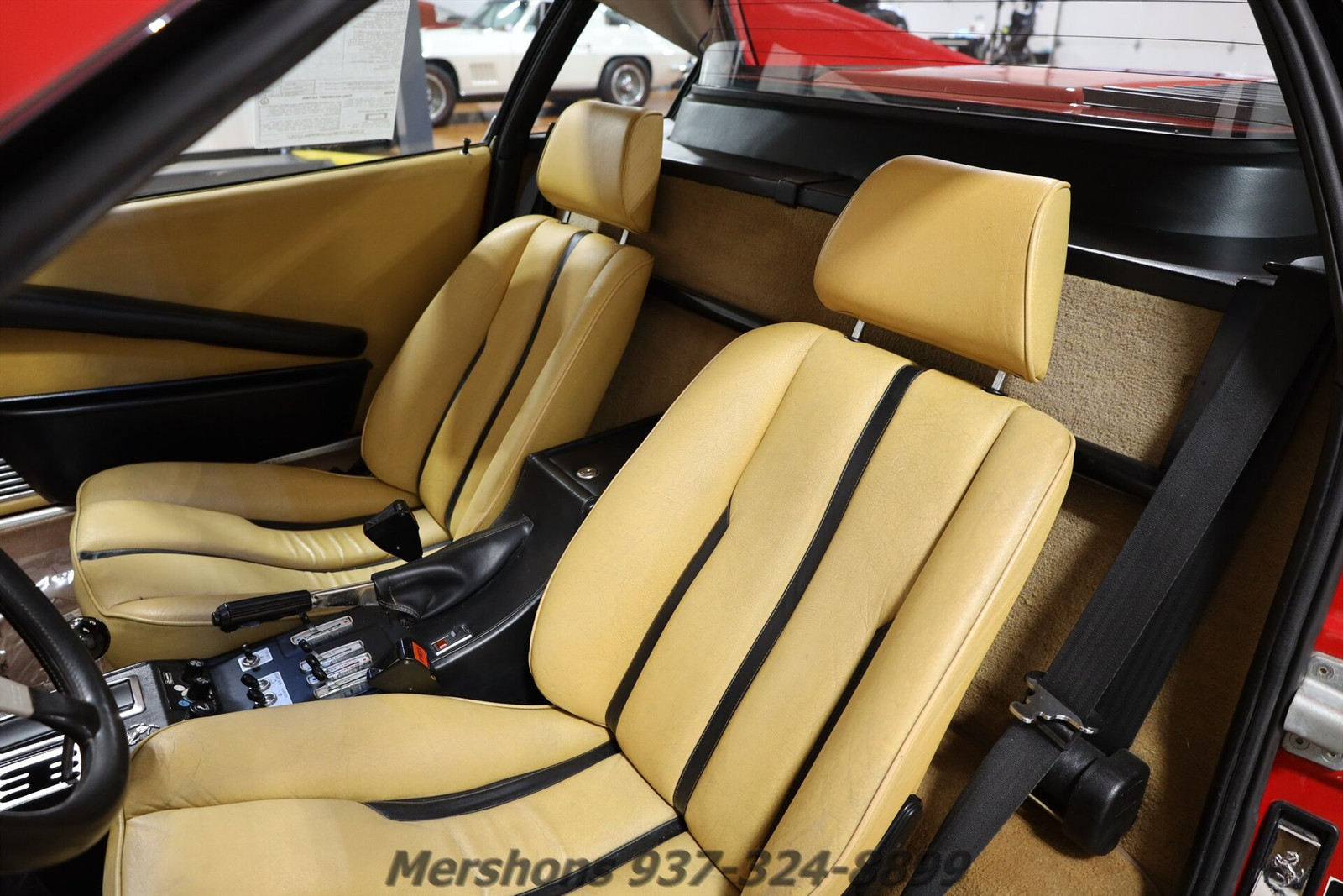 Ferrari-308-Coupe-1979-Red-Tan-42858-12