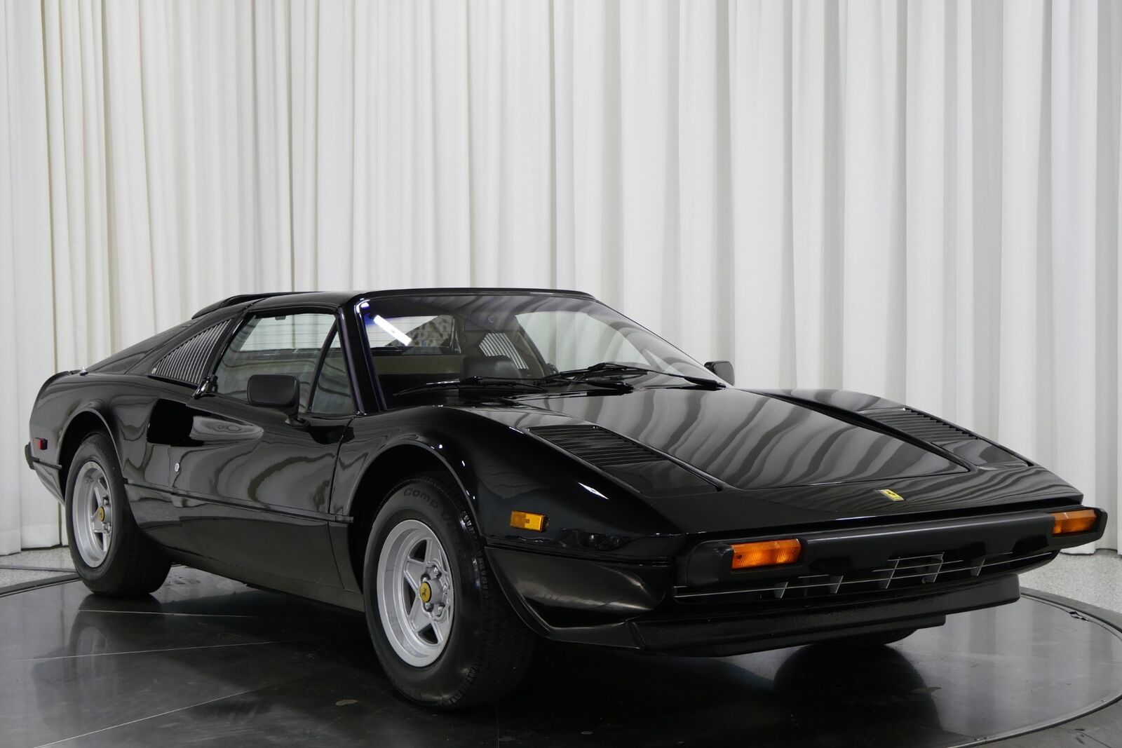 Ferrari-308-Coupe-1980-Nero-Nero-30969-1