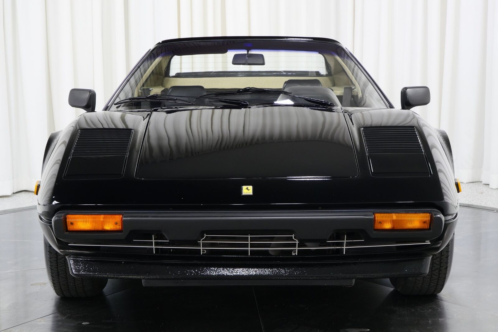 Ferrari-308-Coupe-1980-Nero-Nero-30969-2