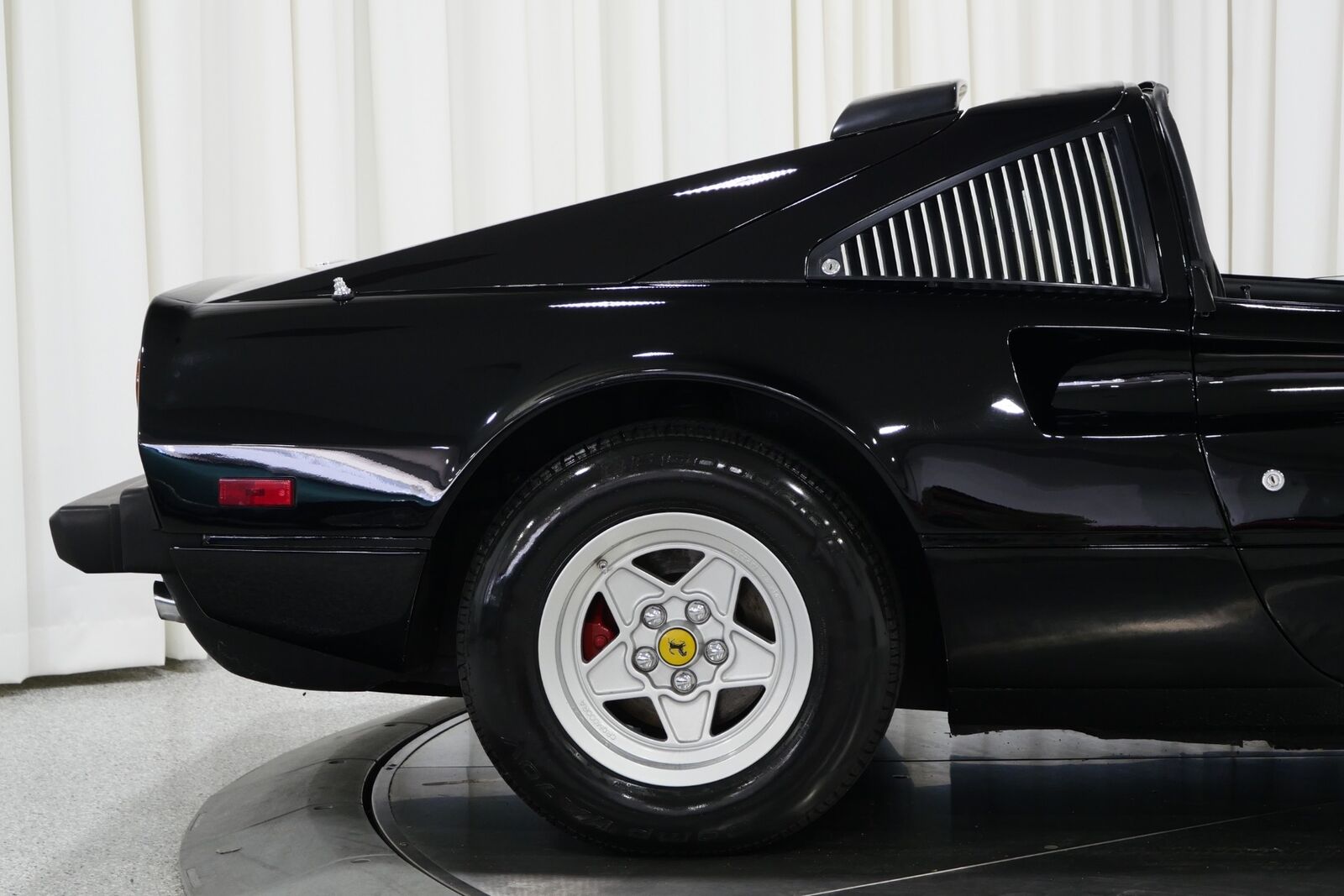 Ferrari-308-Coupe-1980-Nero-Nero-30969-32