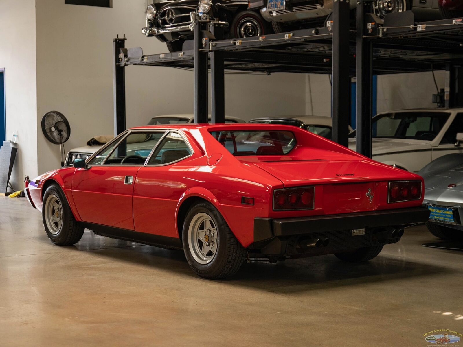 Ferrari-308-DINO-GT4-1975-Red-Black-96858-17