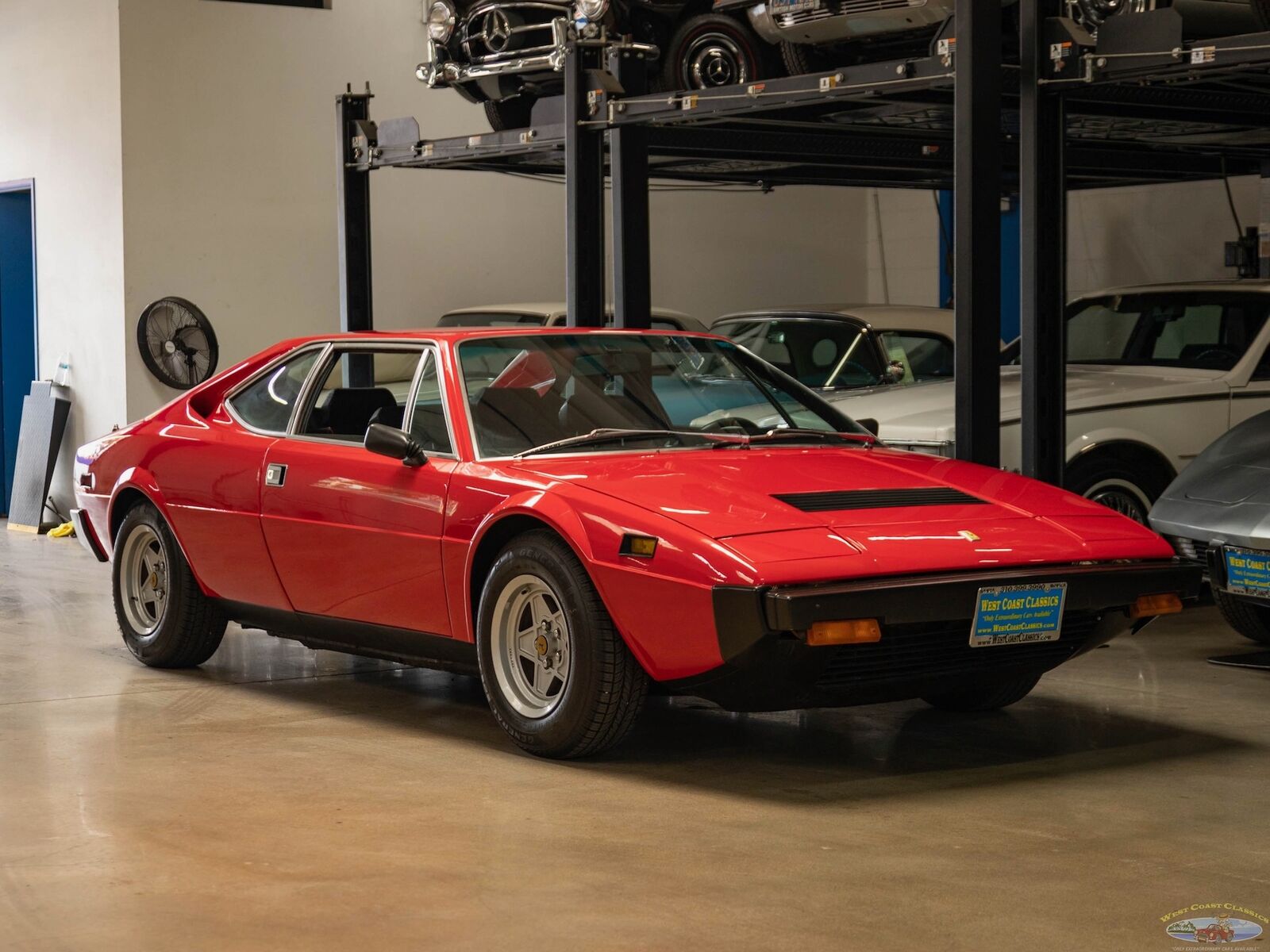 Ferrari-308-DINO-GT4-1975-Red-Black-96858-9