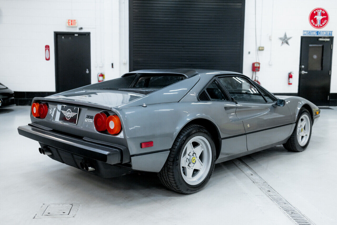 Ferrari-308-GTBi-Coupe-1980-Gray-Black-51966-10