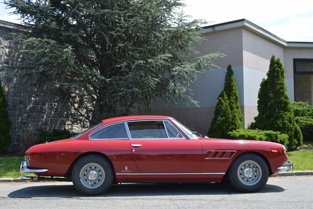 Ferrari-330-GT-1967-Red-Black-0-11