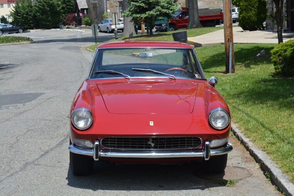 Ferrari-330-GT-1967-Red-Black-0-4