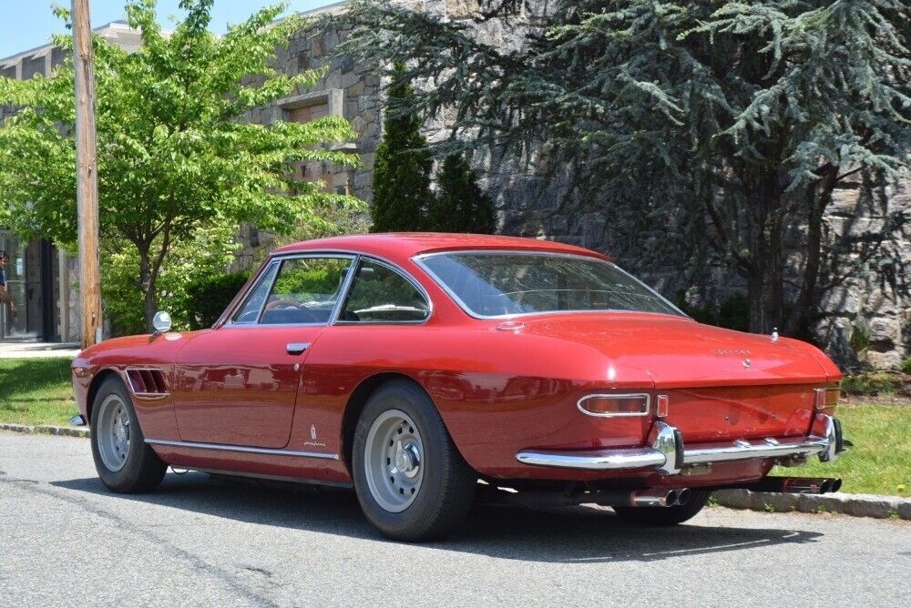 Ferrari-330-GT-1967-Red-Black-0-8