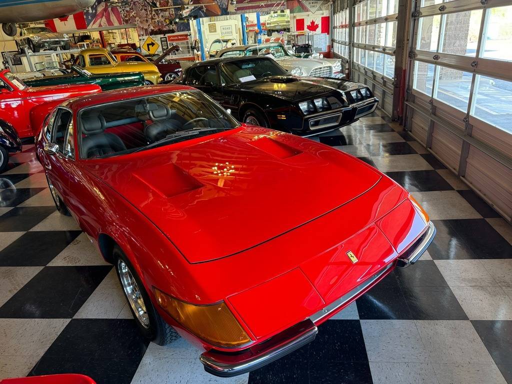 Ferrari-365-gtb4-daytona-coupe-1971-red-69610-2