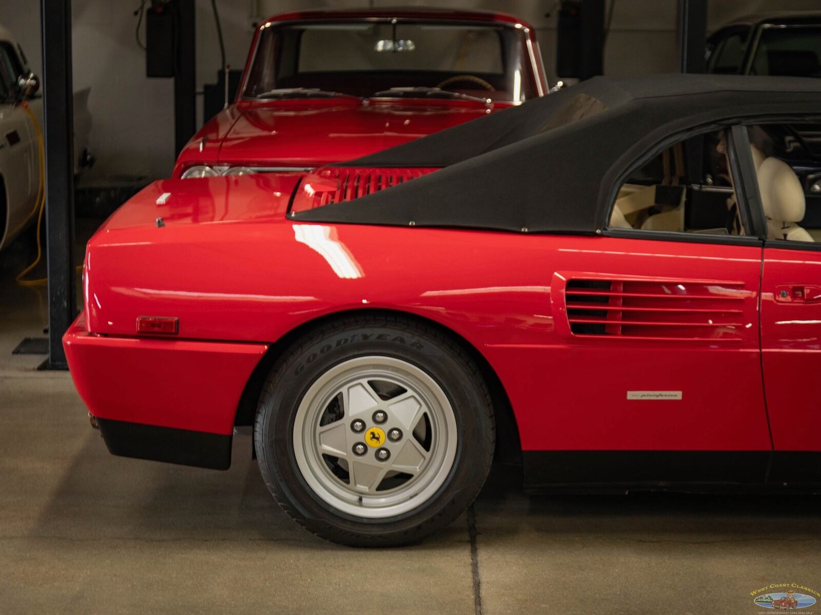 Ferrari-Mondial-T-Cabriolet-1990-Red-Tan-60384-1