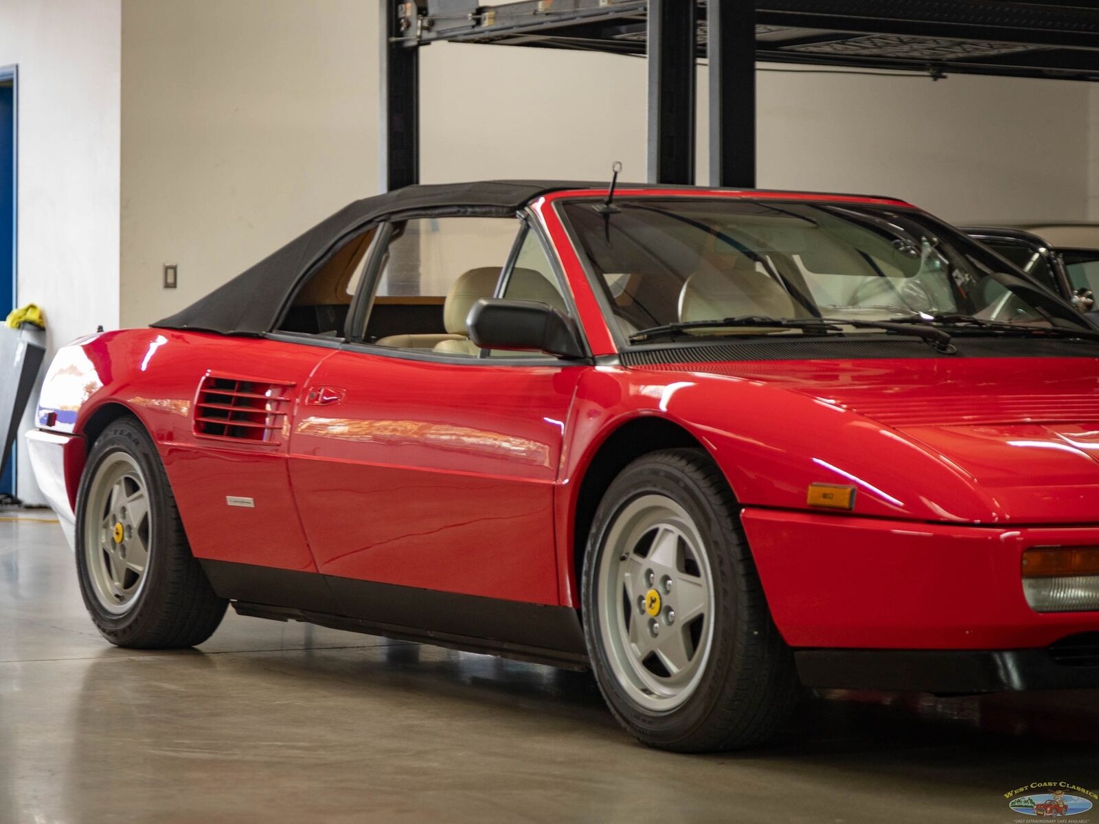 Ferrari-Mondial-T-Cabriolet-1990-Red-Tan-60384-10