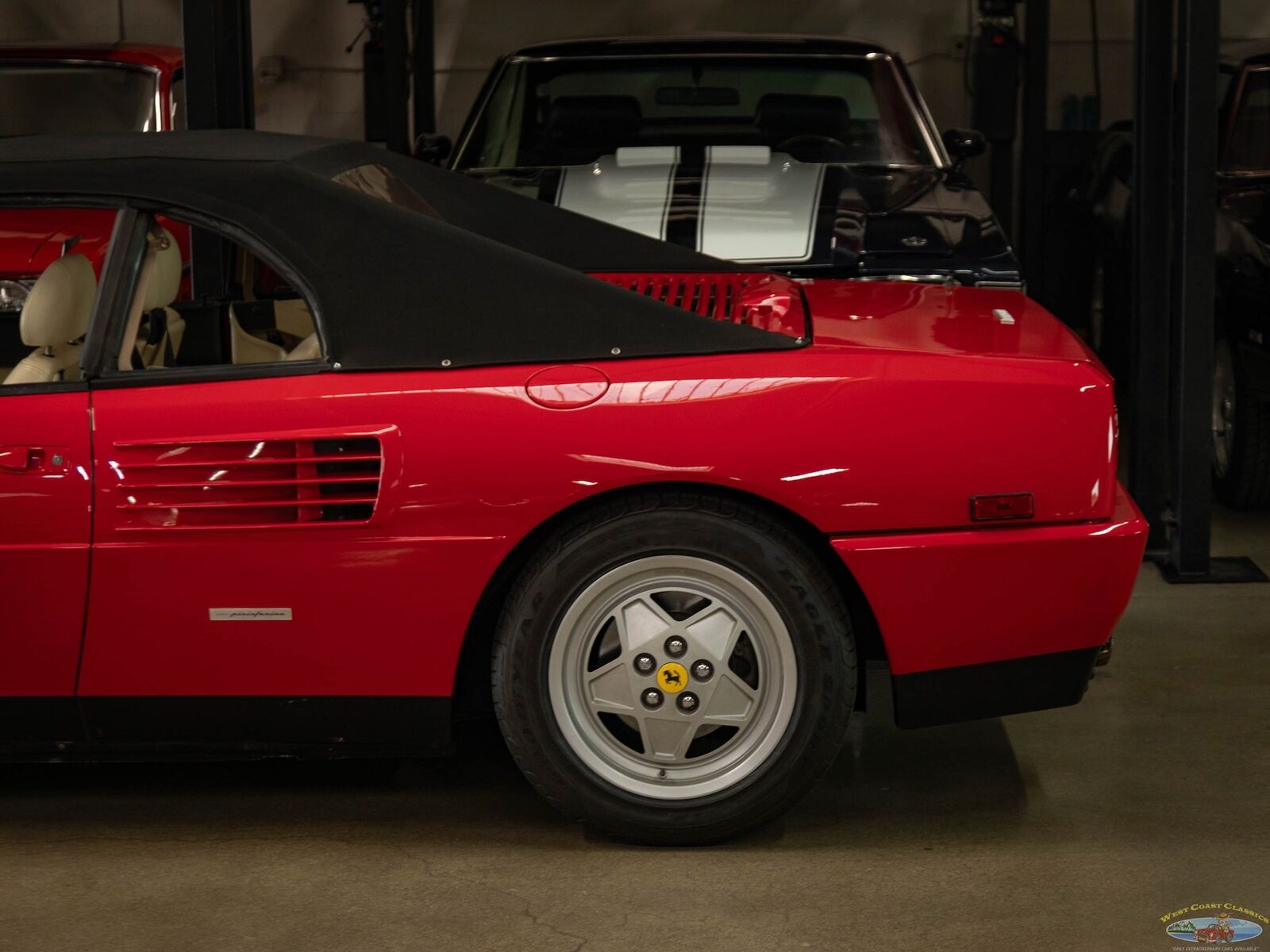 Ferrari-Mondial-T-Cabriolet-1990-Red-Tan-60384-6