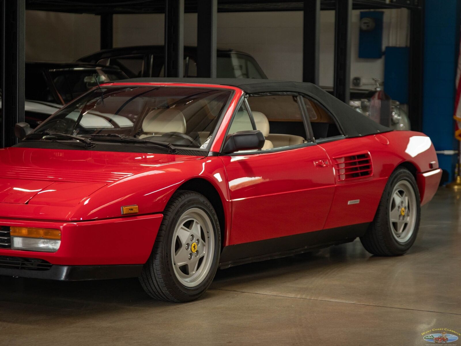 Ferrari-Mondial-T-Cabriolet-1990-Red-Tan-60384-8