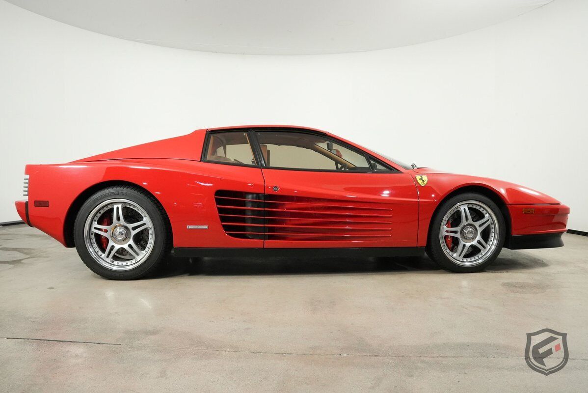 Ferrari-Testarossa-Coupe-1986-Red-64128-9