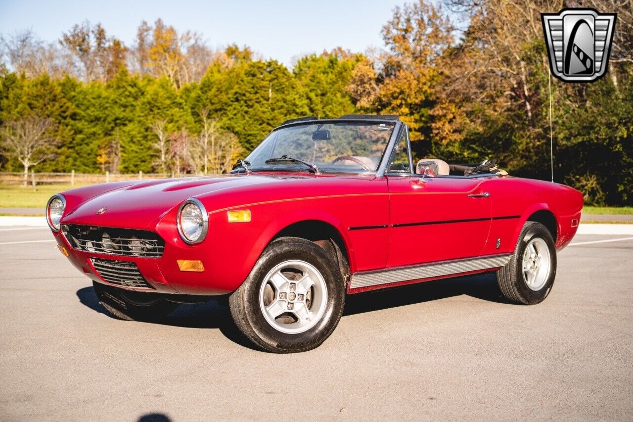 Fiat-124-Spider-Cabriolet-1978-Red-Beige-21718-2