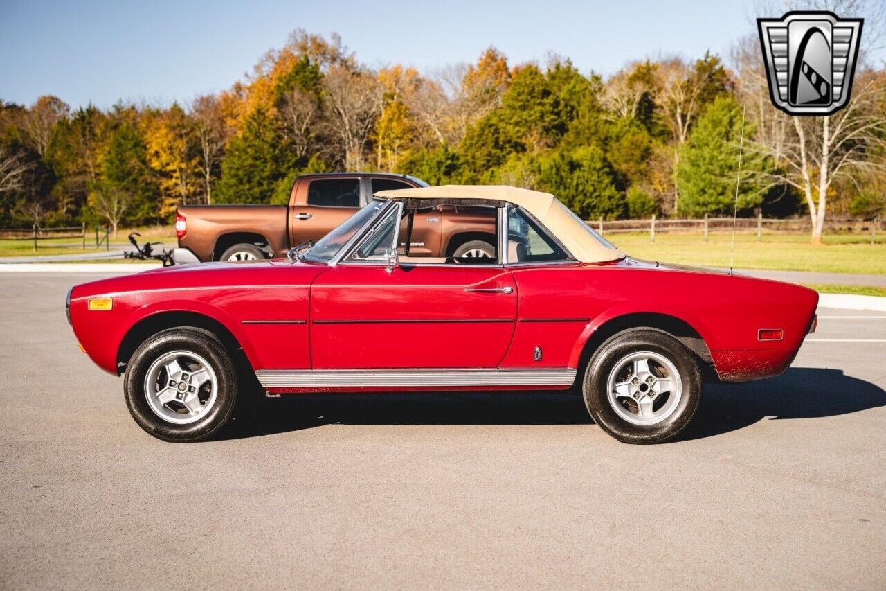 Fiat-124-Spider-Cabriolet-1978-Red-Beige-21718-3