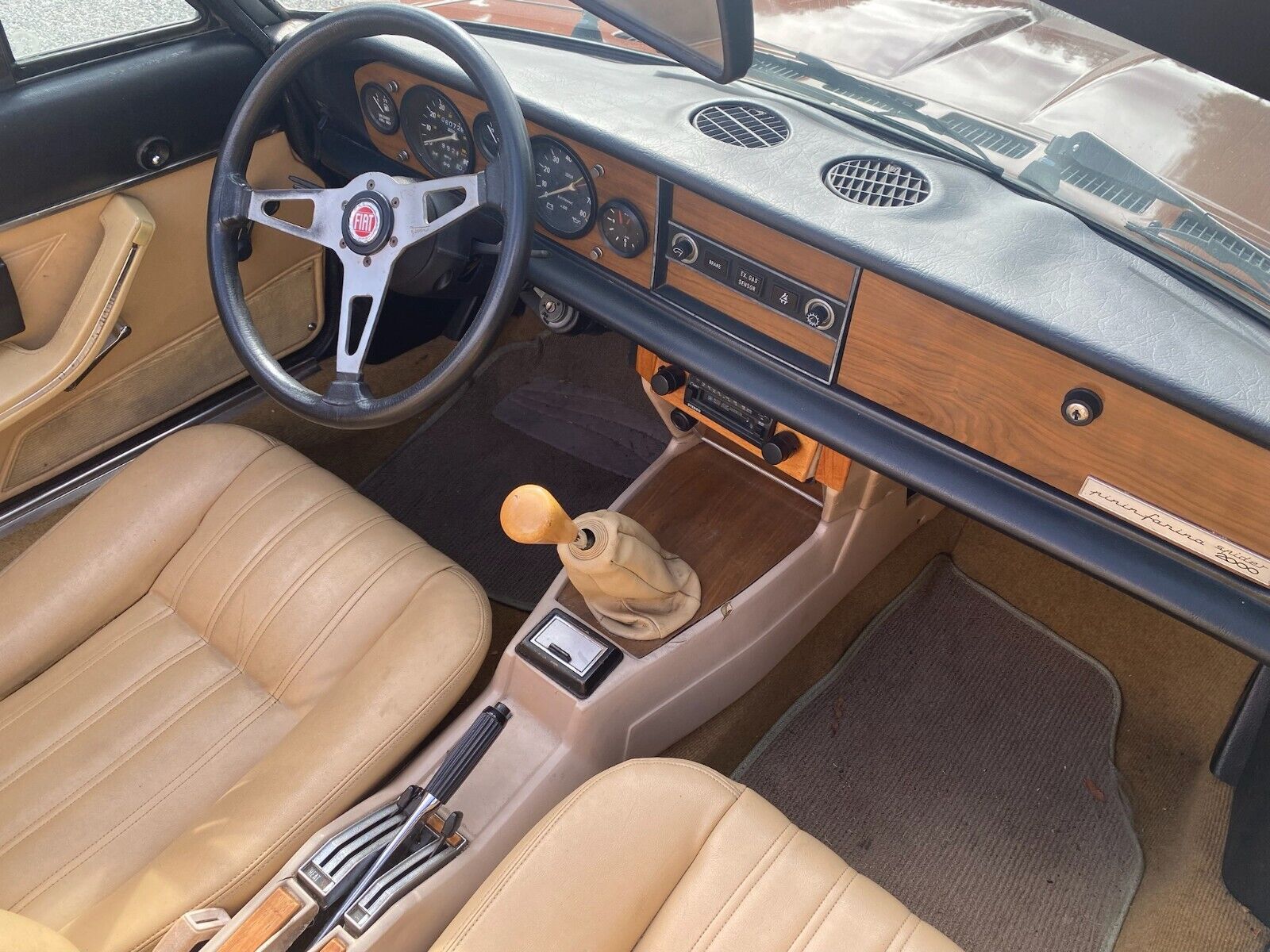 Fiat-124-Spider-Cabriolet-1981-Metallic-Brown-Tan-97689-22