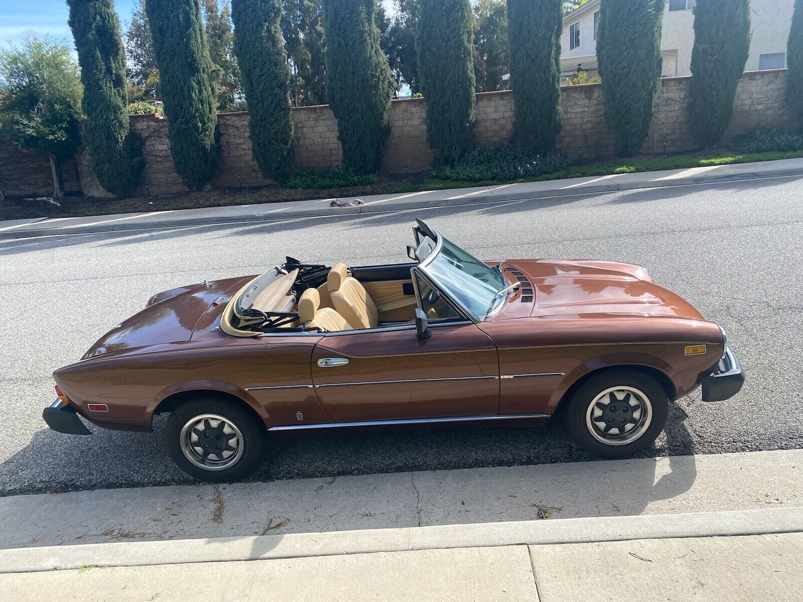 Fiat-124-Spider-Cabriolet-1981-Metallic-Brown-Tan-97689-7