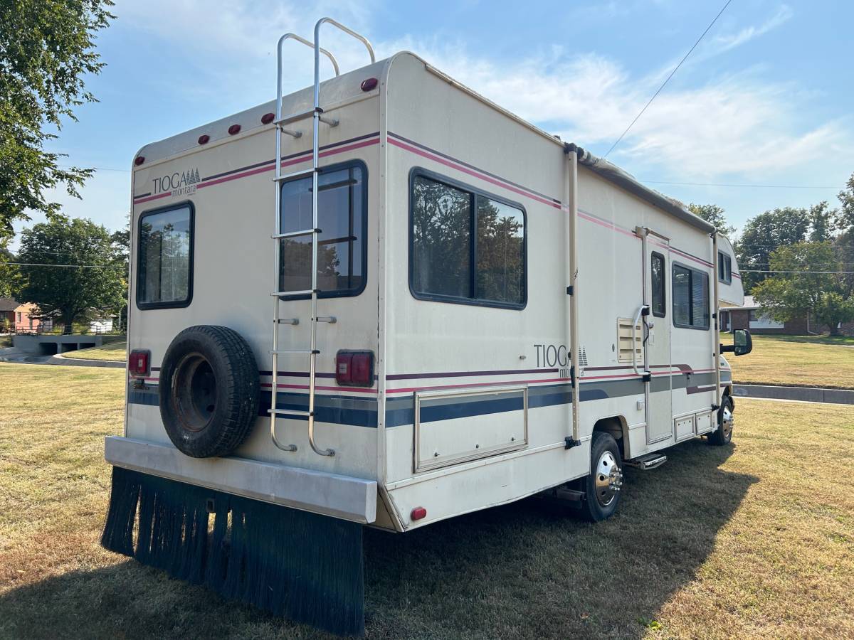 Ford-1994-white-91732-4