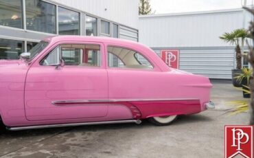 Ford-2-Door-Coupe-1950-Pink-White-153284-10