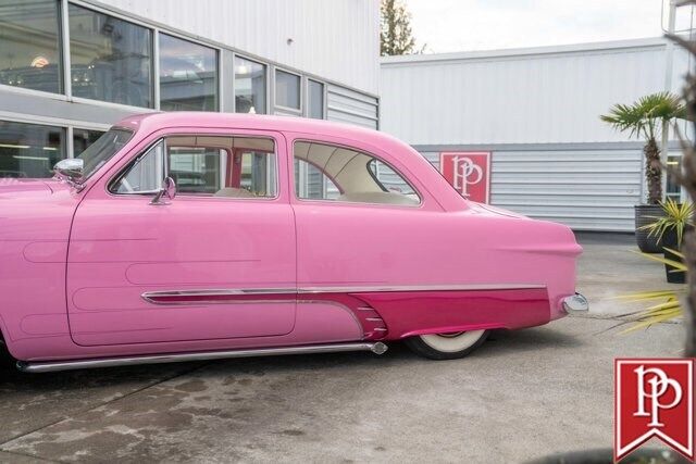 Ford-2-Door-Coupe-1950-Pink-White-153284-10