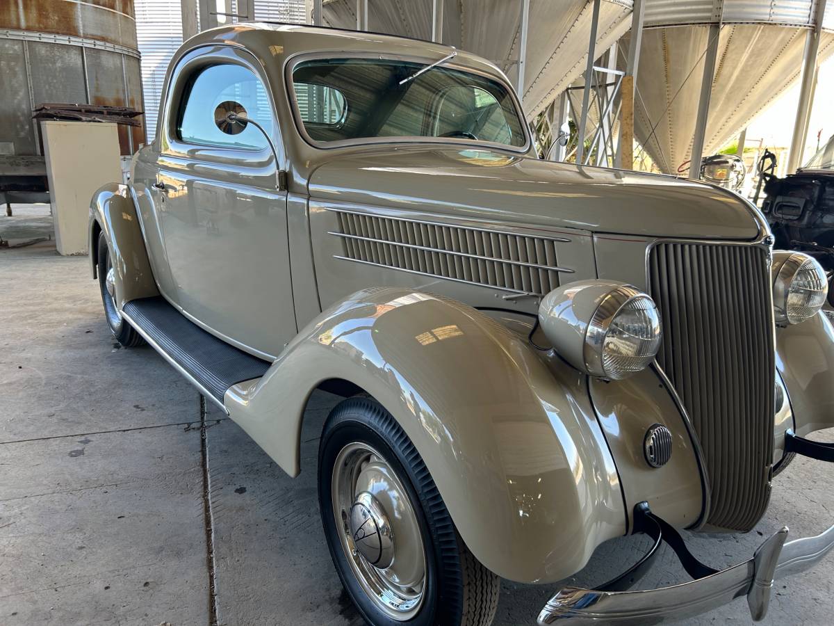 Ford-3-window-coupe-1936-brown-160932-5