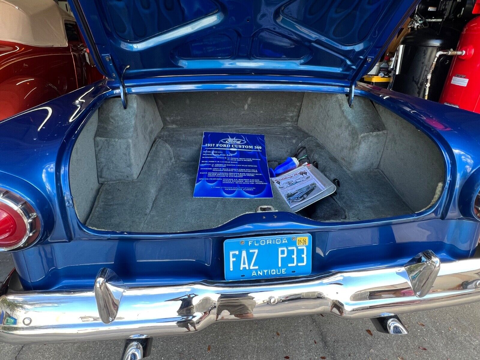 Ford-300-custom-Coupe-1957-Blue-48280-24