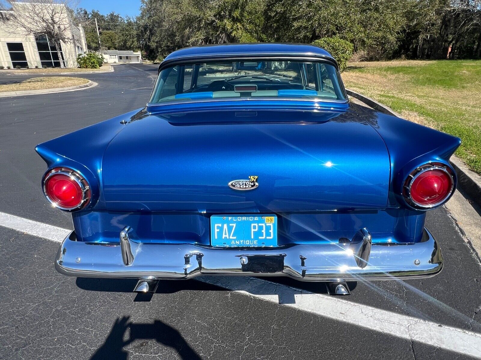 Ford-300-custom-Coupe-1957-Blue-48280-5