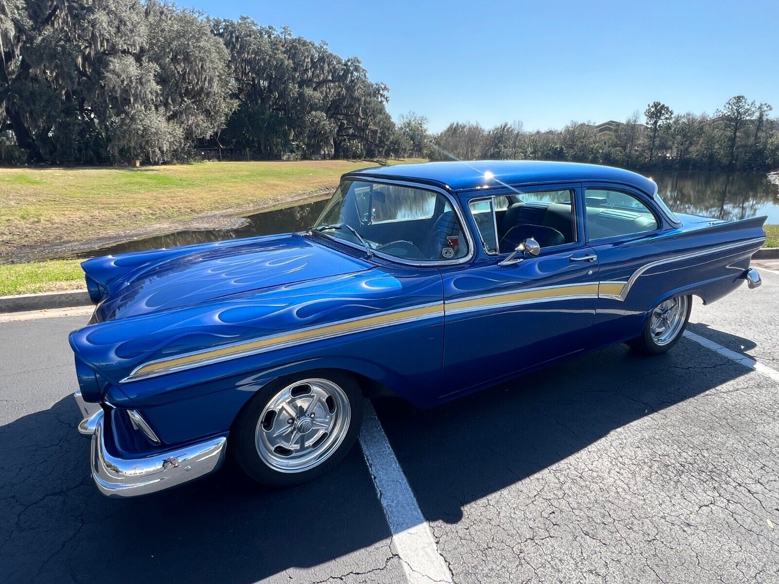 Ford 300 custom Coupe 1957