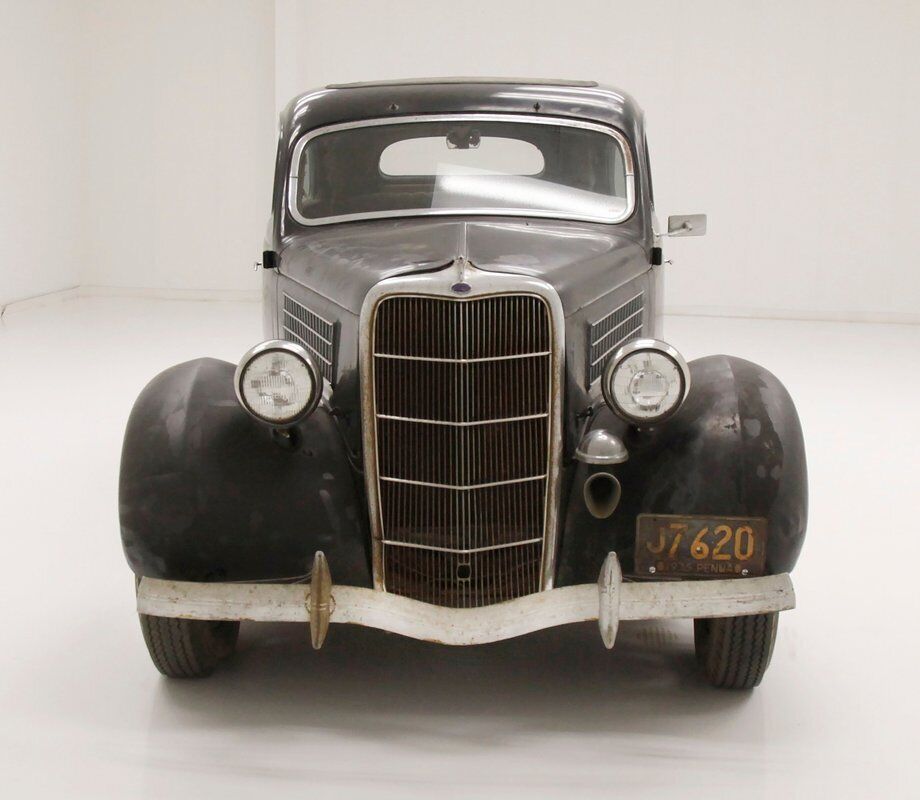 Ford-48-Series-Berline-1935-Black-Tan-82458-6