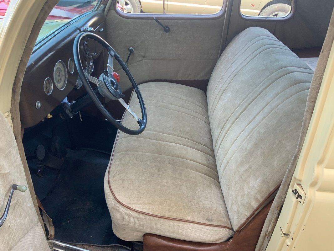 Ford-5-Window-Coupe-Coupe-1936-Beige-Beige-2105-1