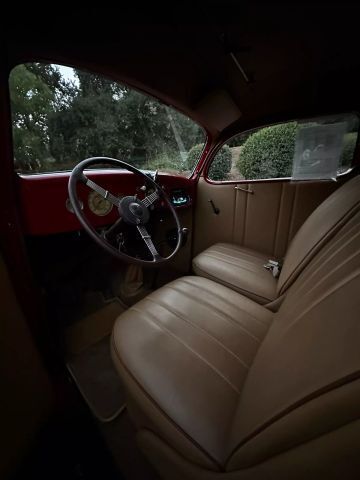 Ford-68-Tudor-1936-Red-Tan-84626-15