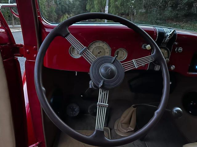 Ford-68-Tudor-1936-Red-Tan-84626-16