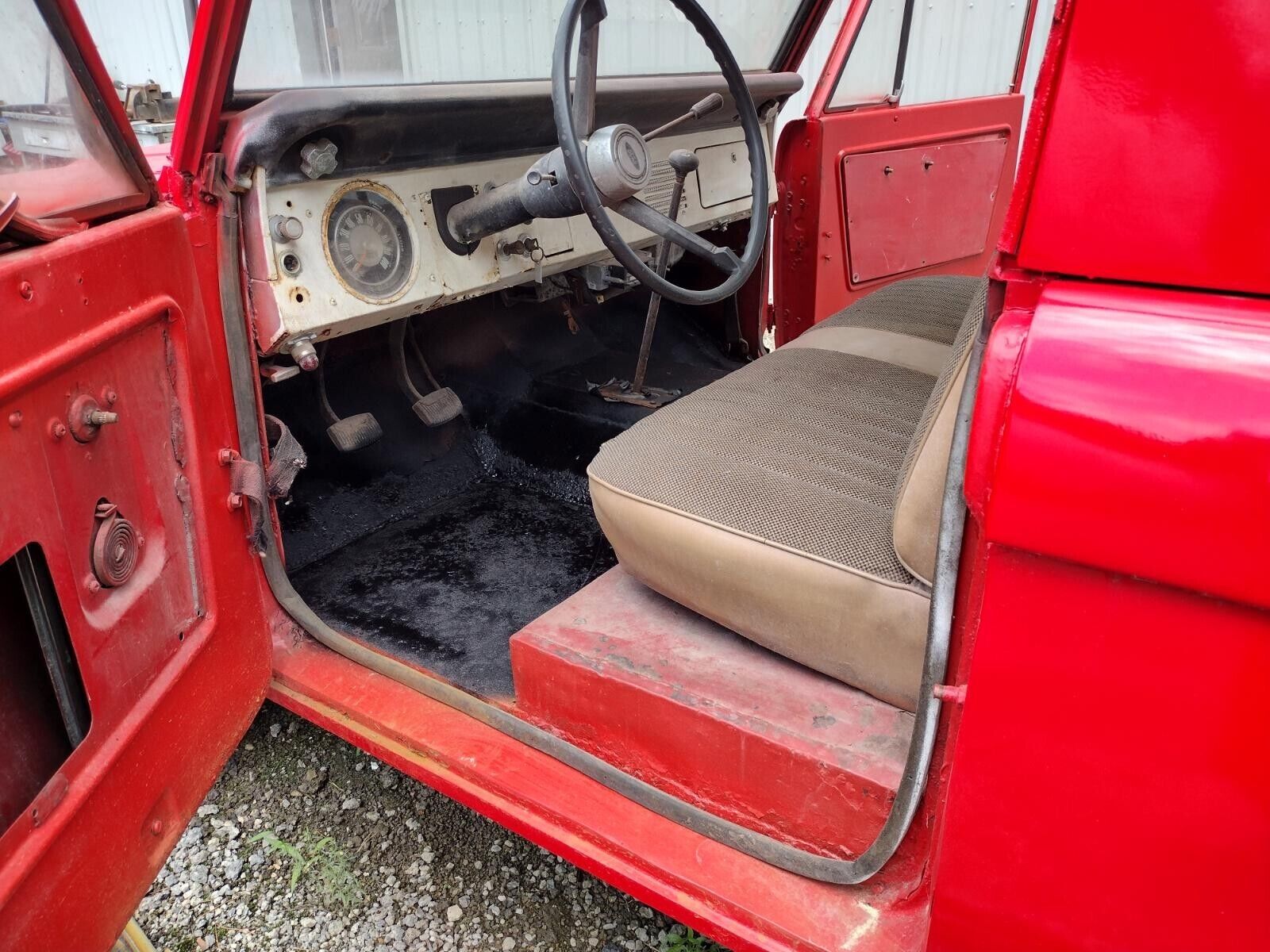 Ford-Bronco-1966-Red-102057-4