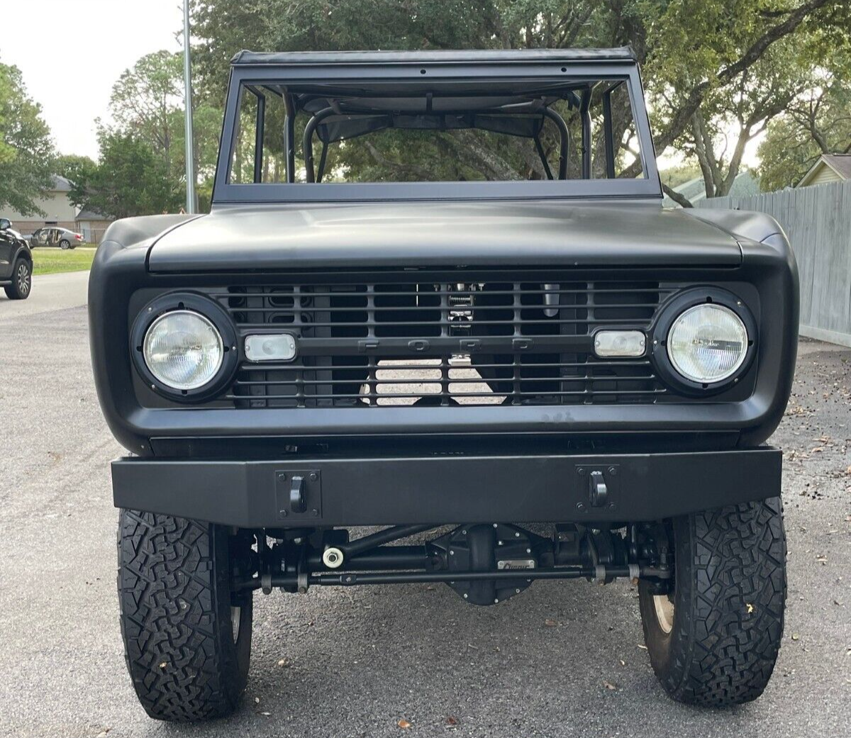 Ford-Bronco-1968-Black-NA-0-2