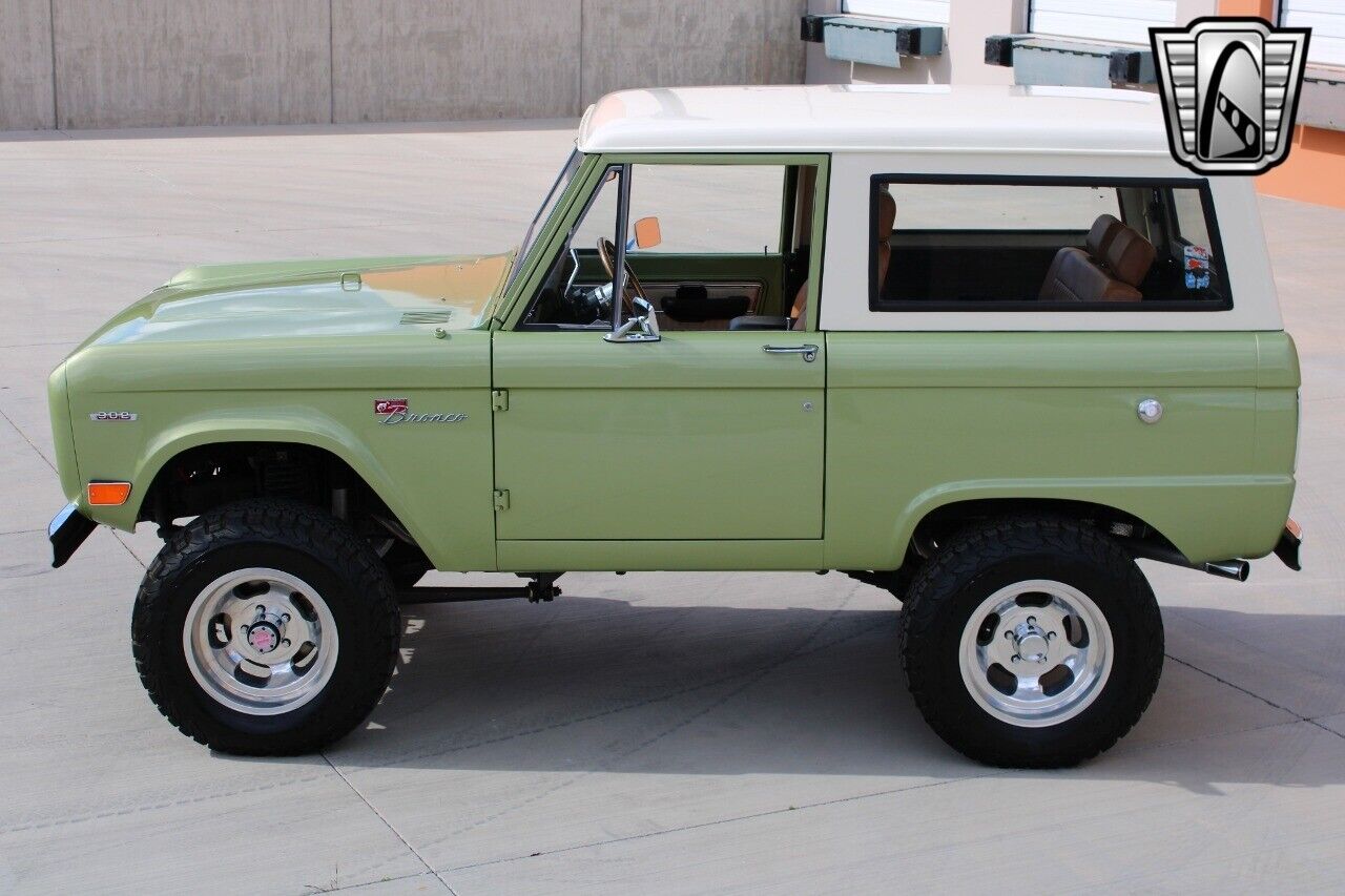 Ford-Bronco-1969-Gold-Black-613-10