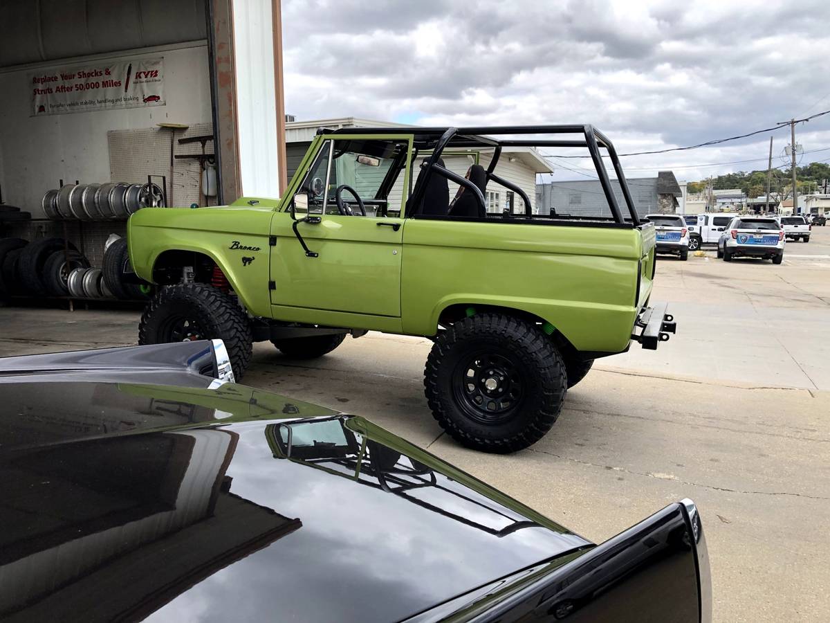 Ford-Bronco-1970-483-1