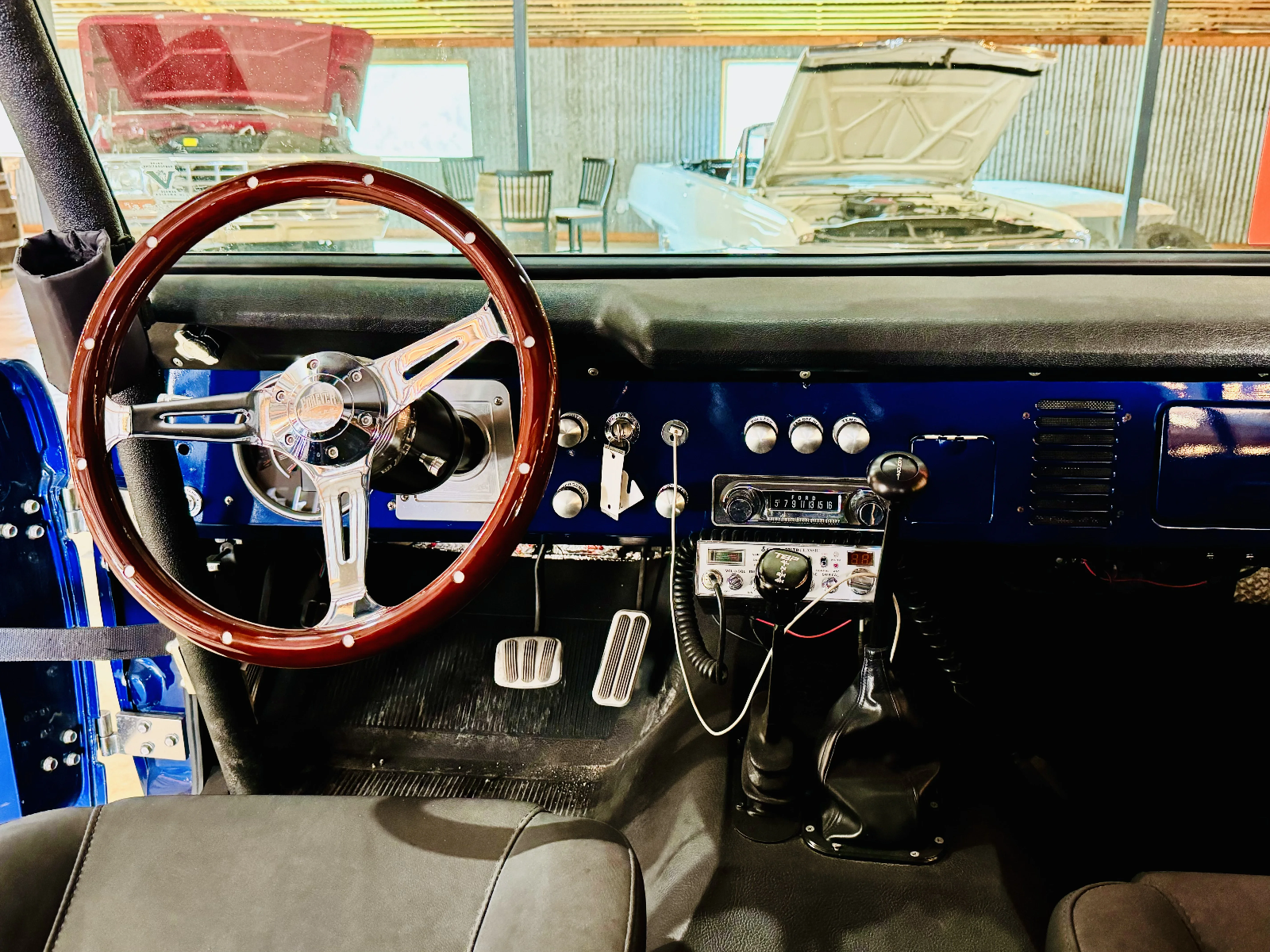 Ford-Bronco-1970-Blue-Black-1609-6