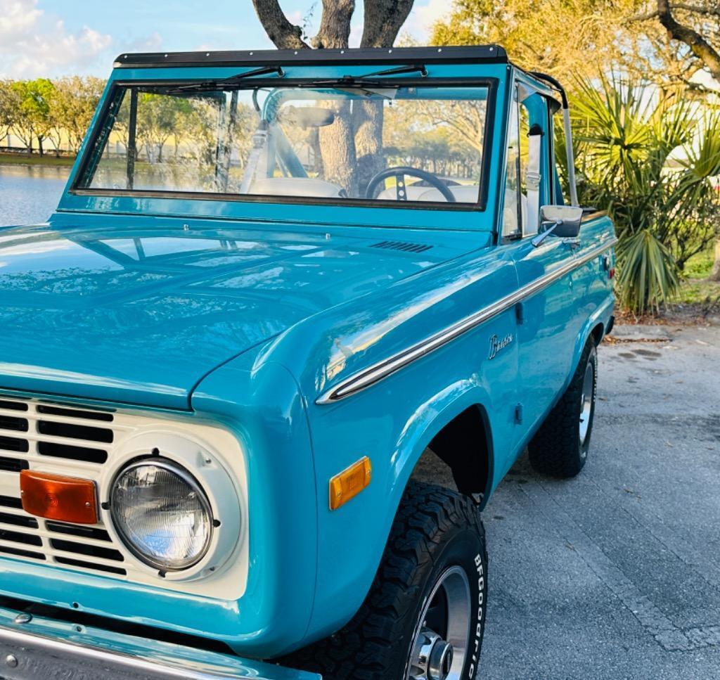 Ford-Bronco-1971-Blue-Ehite-2414-8