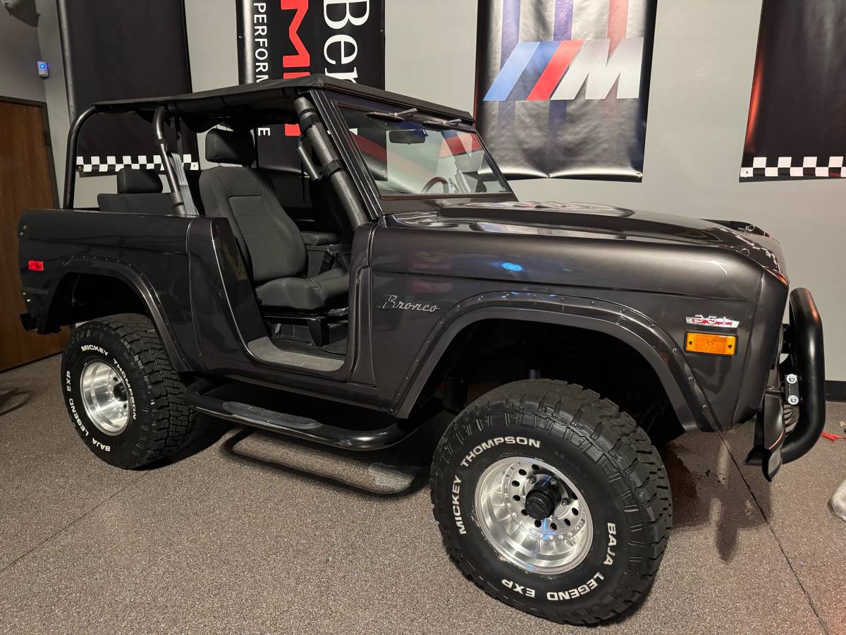 Ford-Bronco-1971-grey-20899-5