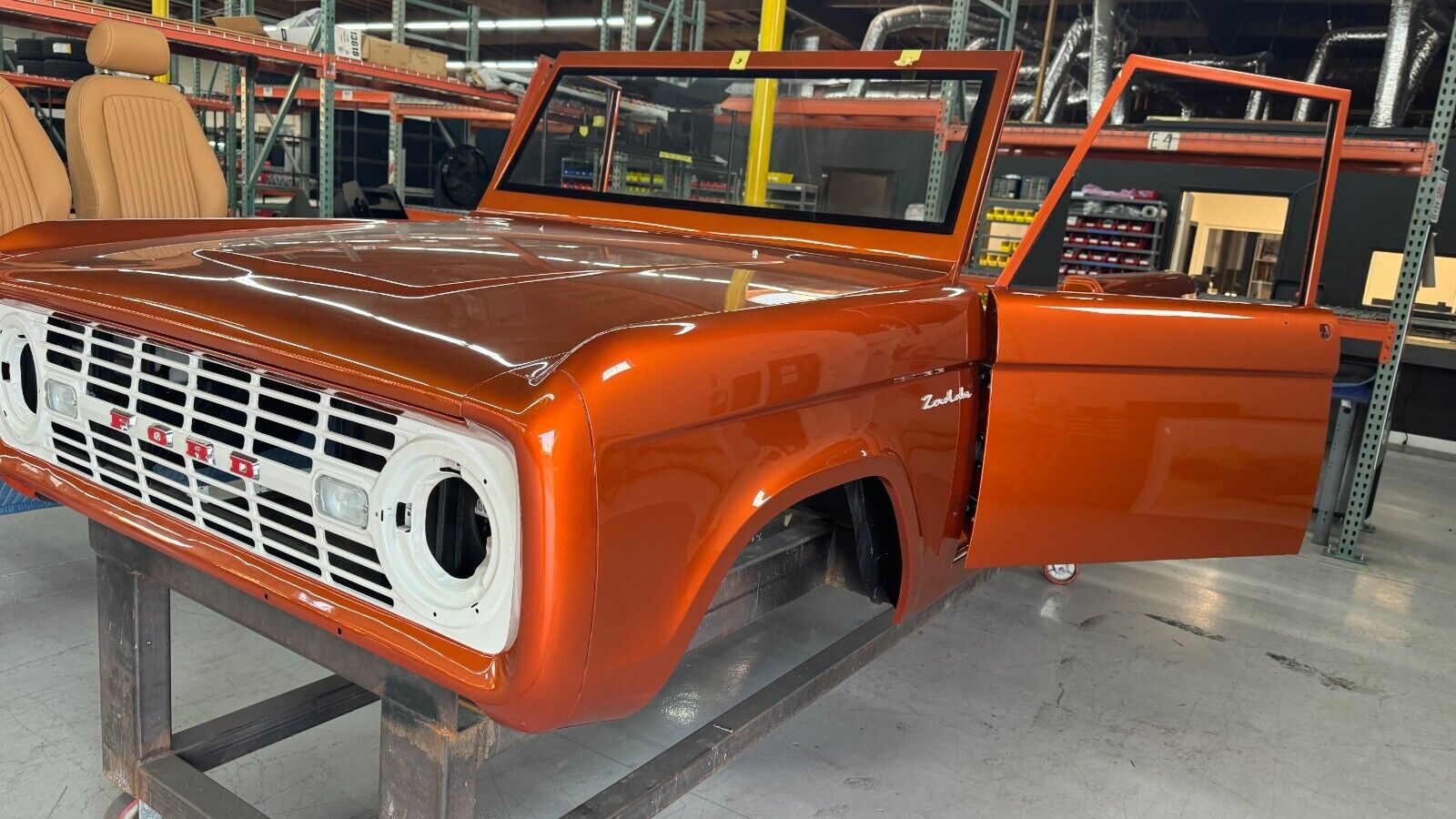 Ford-Bronco-1972-Metalic-Orange-Black-0-19