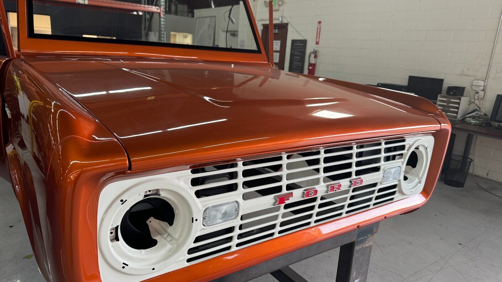 Ford-Bronco-1972-Metalic-Orange-Black-0-2