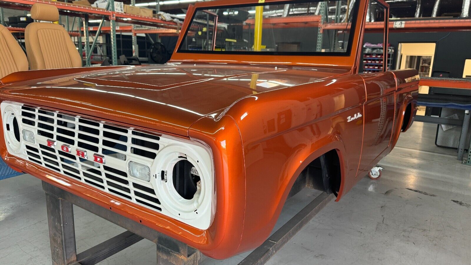 Ford-Bronco-1972-Metalic-Orange-Black-0-7