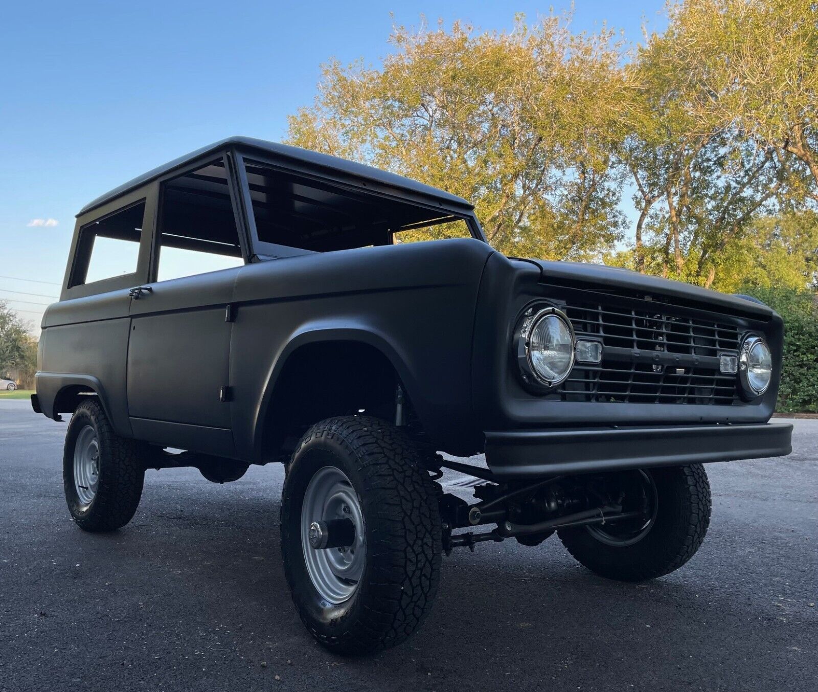 Ford-Bronco-1974-Black-NA-0-9