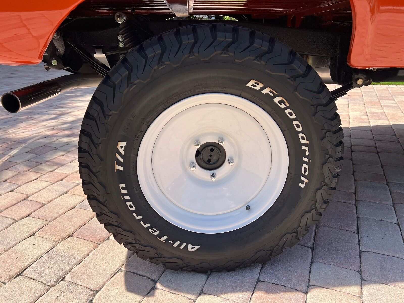 Ford-Bronco-1976-Orange-White-837-12