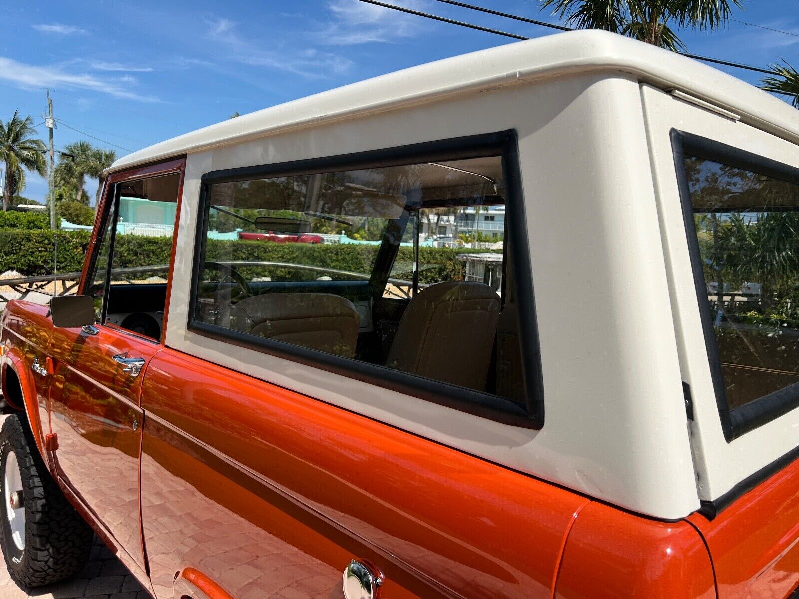 Ford-Bronco-1976-Orange-White-837-13