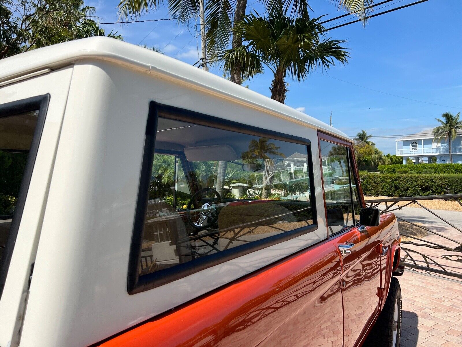 Ford-Bronco-1976-Orange-White-837-14