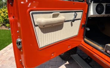 Ford-Bronco-1976-Orange-White-837-17