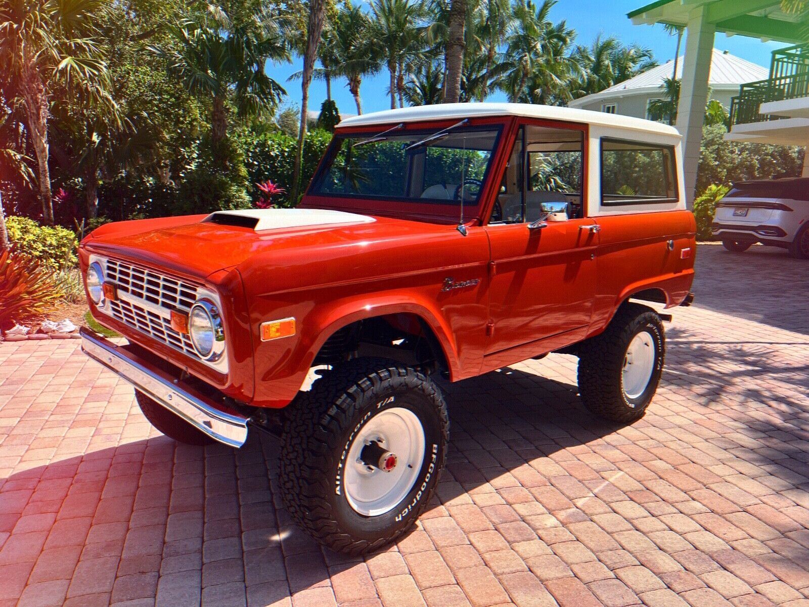 Ford-Bronco-1976-Orange-White-837-2