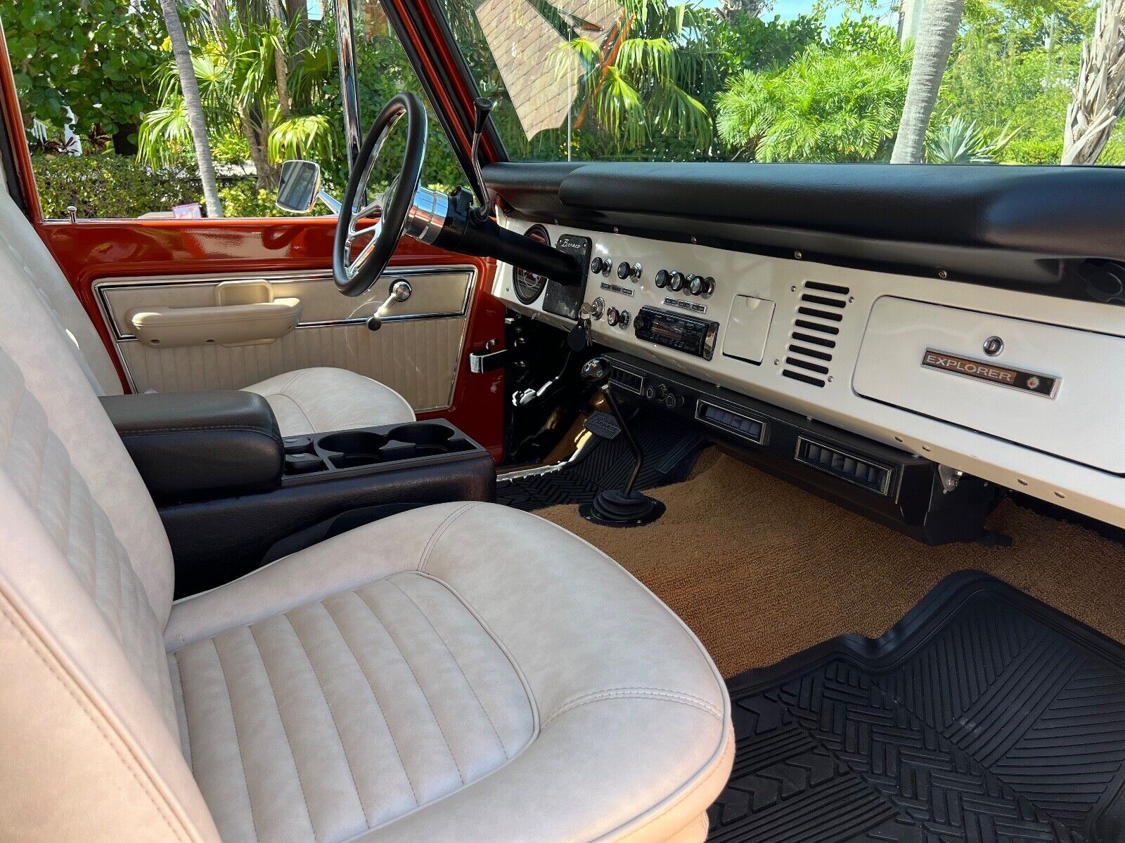 Ford-Bronco-1976-Orange-White-837-22