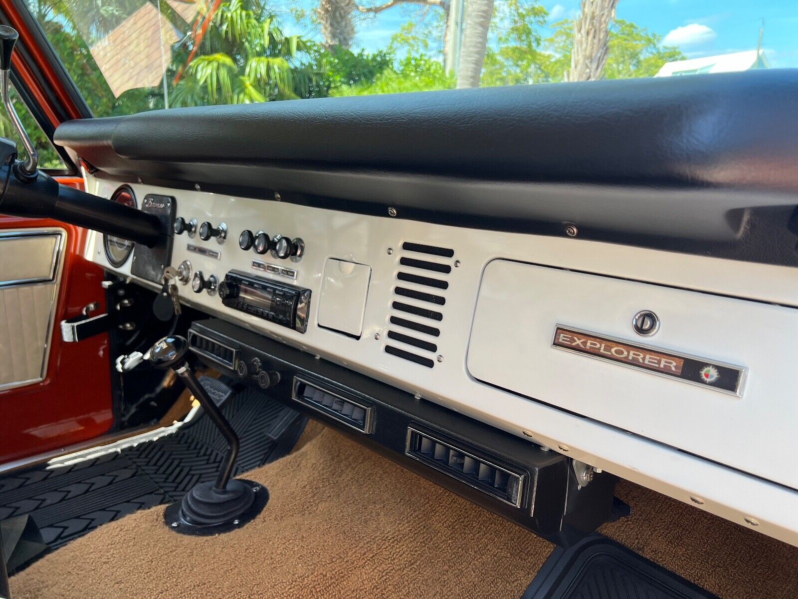 Ford-Bronco-1976-Orange-White-837-24